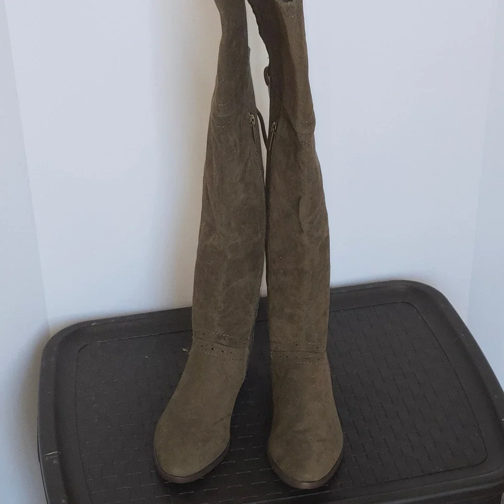 Etc! Olive Green Faux Suede Tall Whipstitch Tassel Boots W23870 Womens 7/8